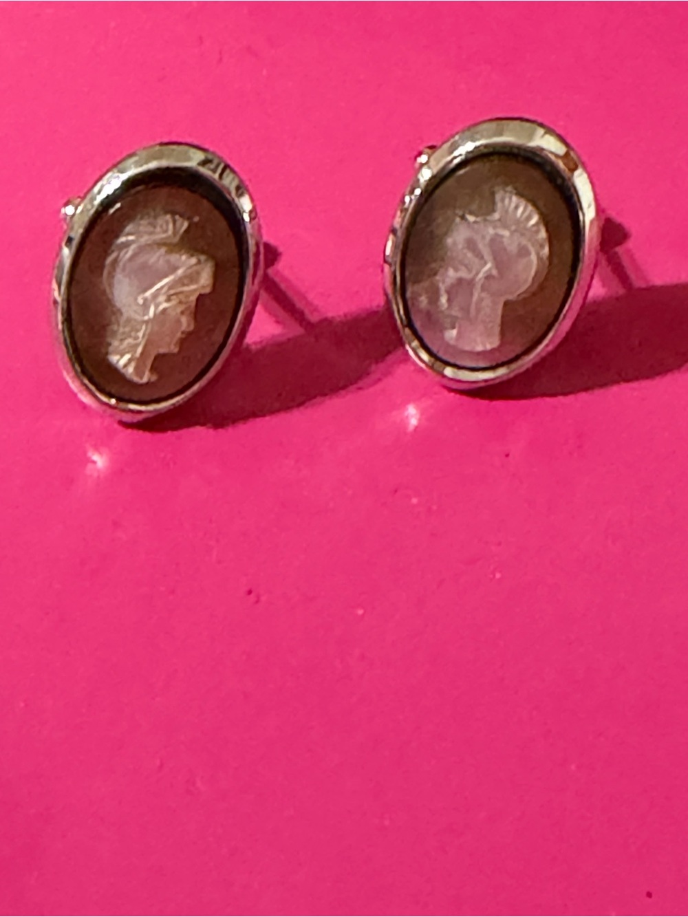 SWANK Signed  Silver-Tone Iridescent Cameo Cuff Links Vintage 70s